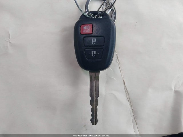 JTDKDTB30G1128099 Toyota Prius C Two