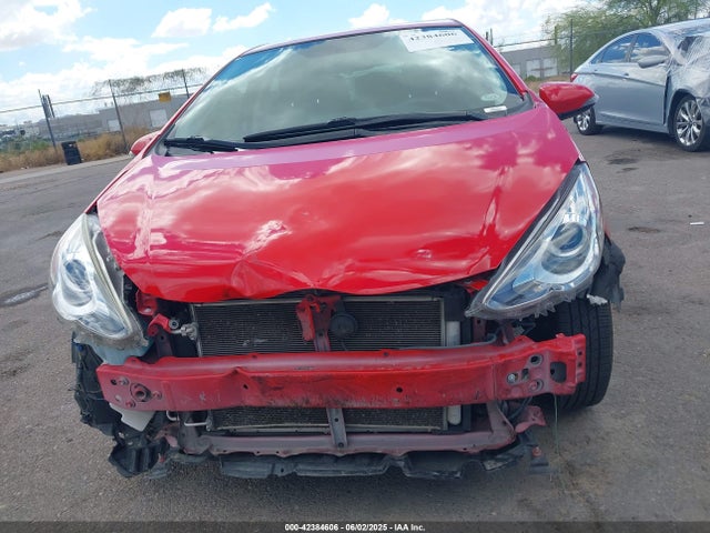 JTDKDTB30G1128099 Toyota Prius C Two