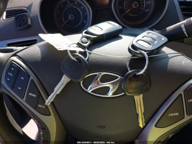 KMHDH4AE9FU225848 Hyundai ELANTRA SE