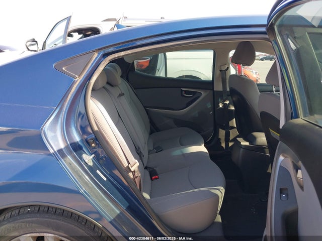 KMHDH4AE9FU225848 Hyundai ELANTRA SE