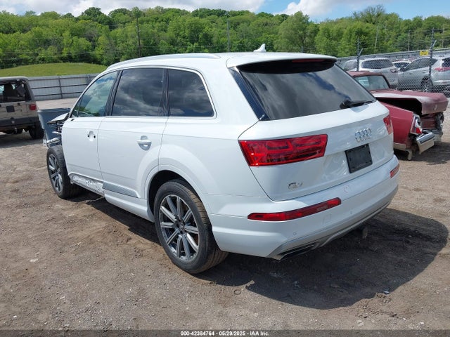 2019 AUDI Q7 WA1AAAF75KD002473 Photo 2