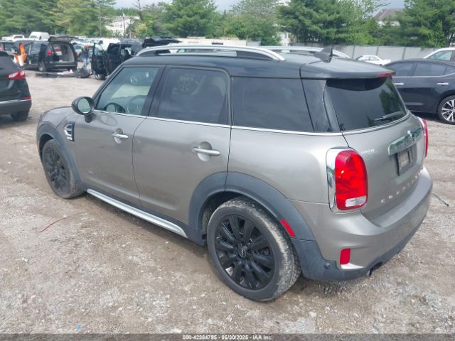 2018 MINI COUNTRYMAN WMZYV5C39J3E02982 Photo 2