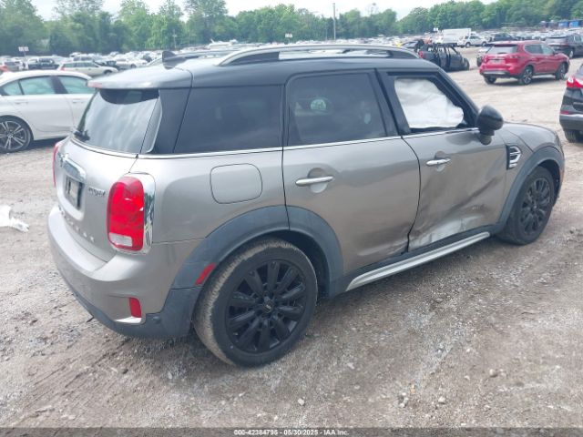 2018 MINI COUNTRYMAN WMZYV5C39J3E02982 Photo 3