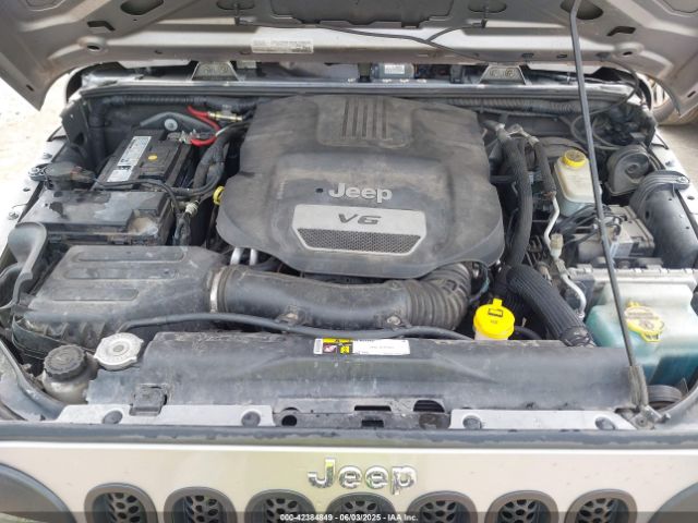 1C4BJWDG0FL703220 Jeep Wrangler Unlimited Sport