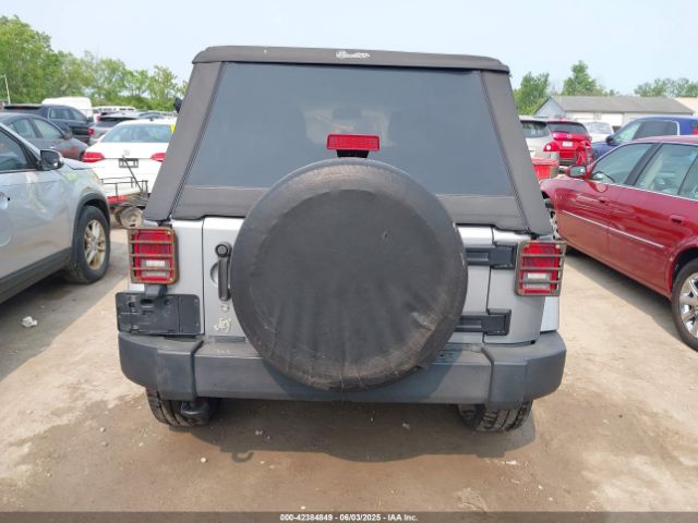 1C4BJWDG0FL703220 Jeep Wrangler Unlimited Sport