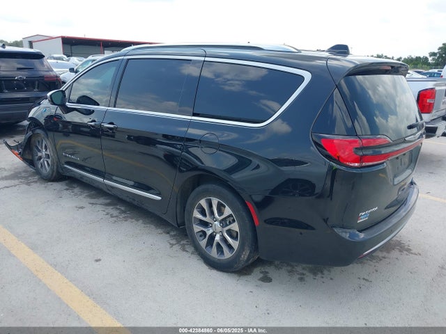 Chrysler 2023 2023 2C4RC1N75PR519331 Image 3