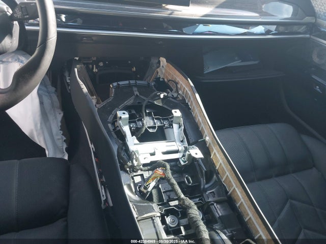 WBY43EJ00RCR66802 BMW i7