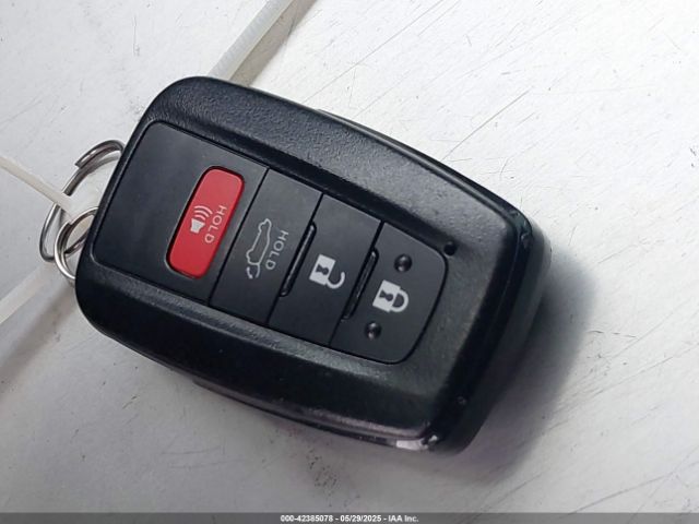 4T3B6RFV8NU102695 Toyota Rav4 Xle Premium