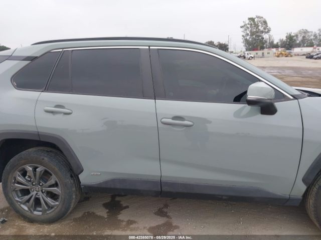 4T3B6RFV8NU102695 Toyota Rav4 Xle Premium