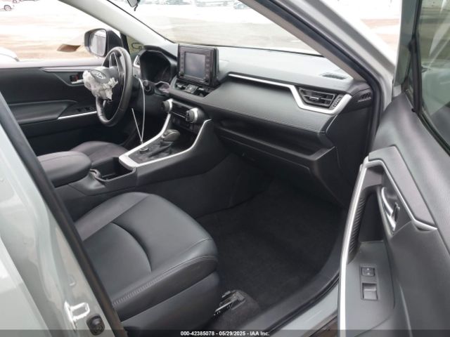 4T3B6RFV8NU102695 Toyota Rav4 Xle Premium