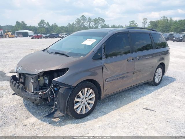 2011 TOYOTA SIENNA 5TDDK3DC7BS002538 Photo 1