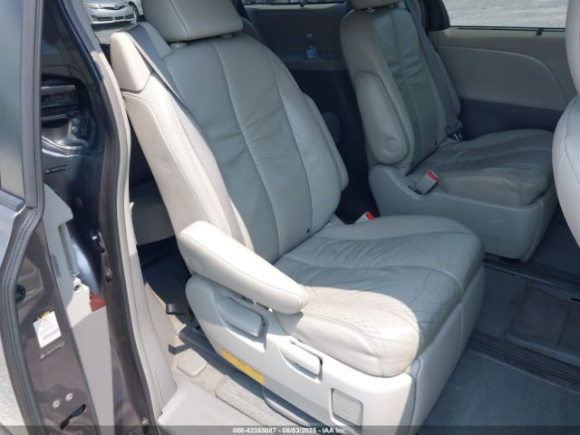2011 TOYOTA SIENNA 5TDDK3DC7BS002538 Photo 7