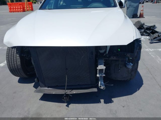 WBA8B9G3XHNU52129 BMW 330I