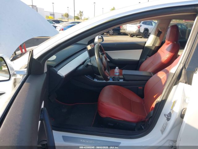 5YJ3E1EB5KF213576 Tesla MODEL 3