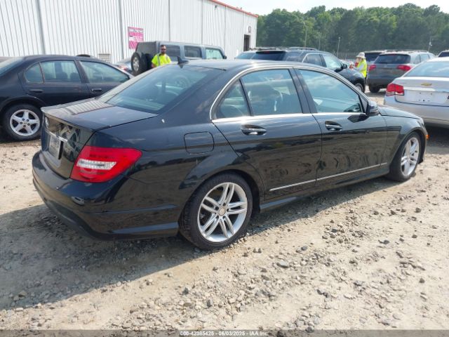 2013 MERCEDES-BENZ C 250 WDDGF4HB8DR267856 Photo 3