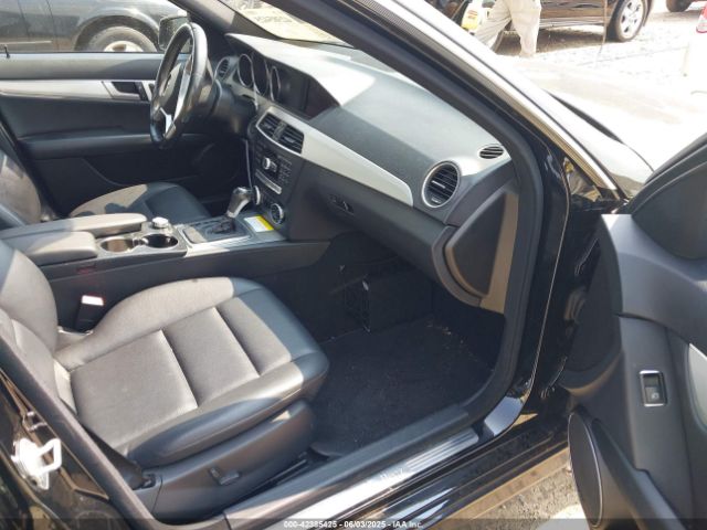 2013 MERCEDES-BENZ C 250 WDDGF4HB8DR267856 Photo 4