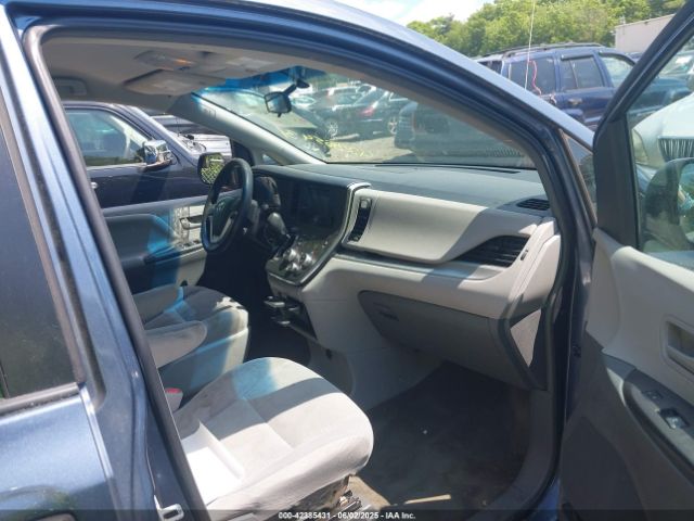 2016 TOYOTA SIENNA 5TDZK3DCXGS755834 Photo 4