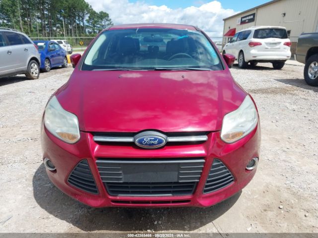 1FADP3F2XEL330795 Ford FOCUS SE