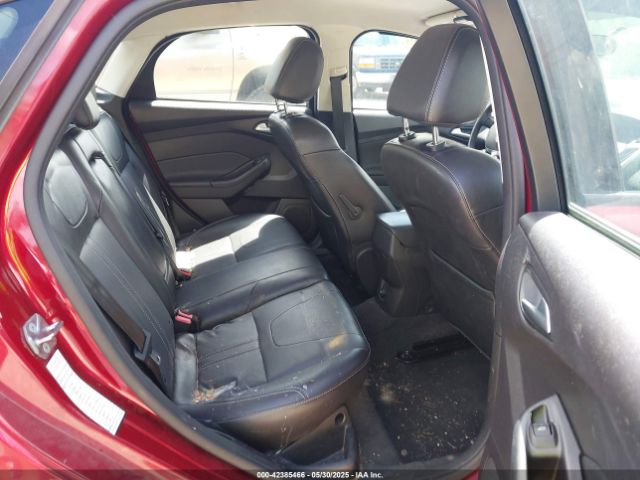 1FADP3F2XEL330795 Ford FOCUS SE