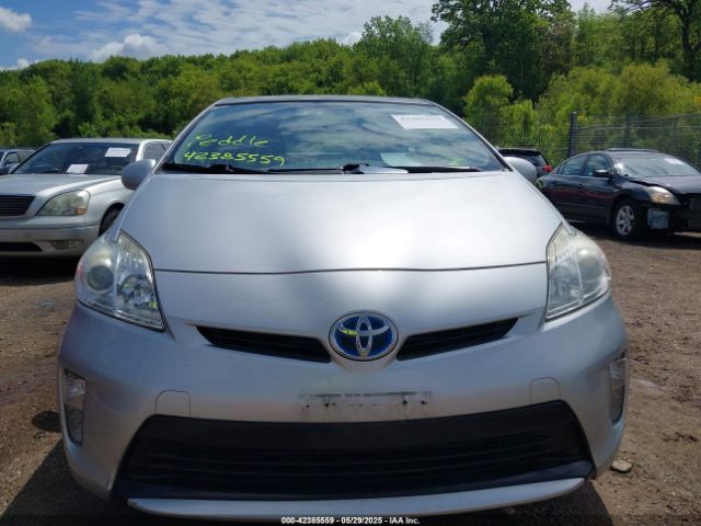 JTDKN3DU3E1790985 Toyota Prius Three