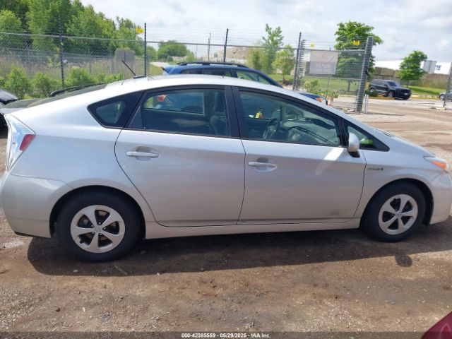 JTDKN3DU3E1790985 Toyota Prius Three
