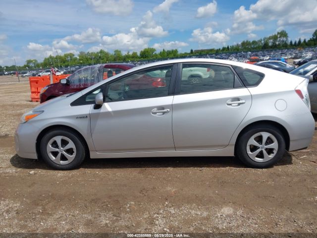 JTDKN3DU3E1790985 Toyota Prius Three