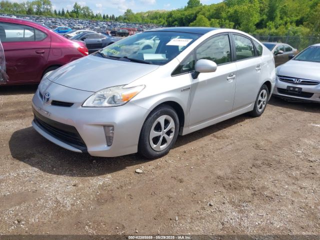 JTDKN3DU3E1790985 Toyota Prius Three
