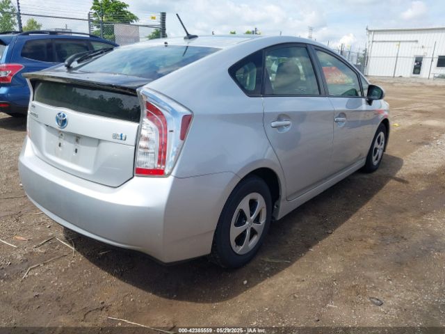 JTDKN3DU3E1790985 Toyota Prius Three