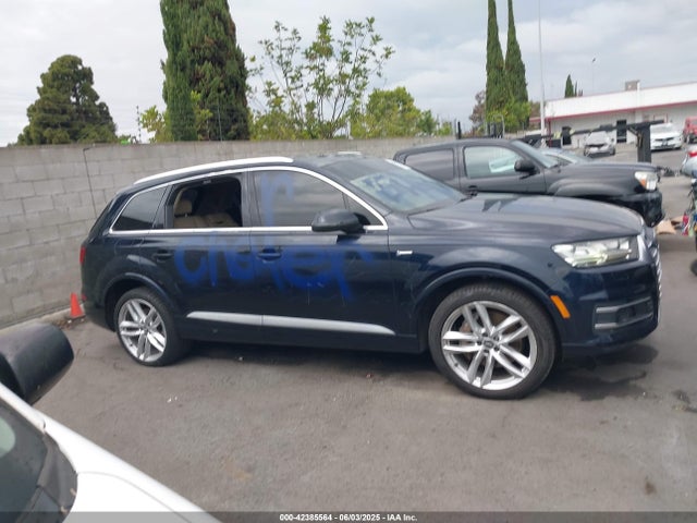 WA1VAAF79HD019321 Audi Q7 3.0t Premium