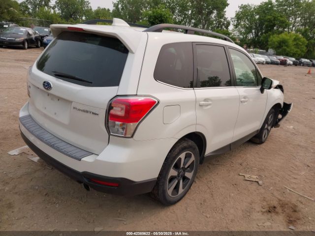 2018 SUBARU FORESTER JF2SJAJC6JH402887 Photo 3