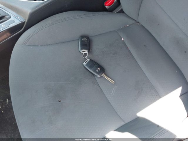 KNAGM4A77F5651513 KIA Optima Lx