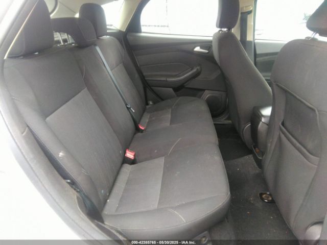 1FADP3K20HL336938 Ford FOCUS SE