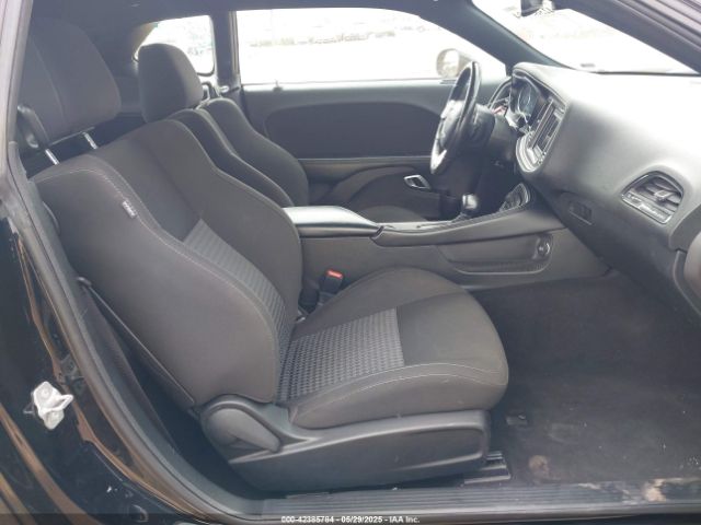 2C3CDZJG4NH214742 Dodge Challenger Gt