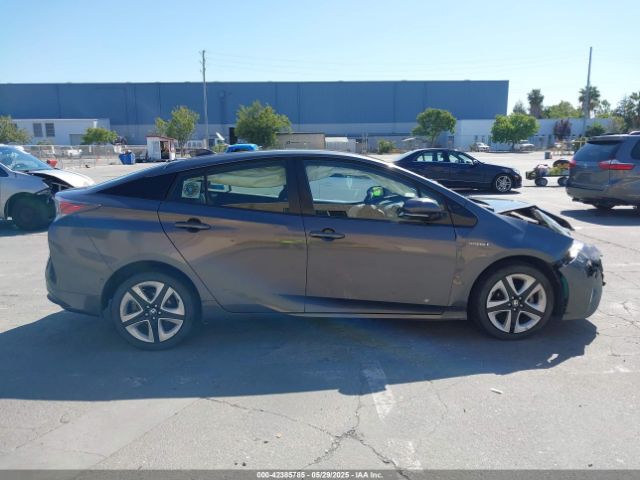 JTDKARFUXG3019426 Toyota Prius Four Touring