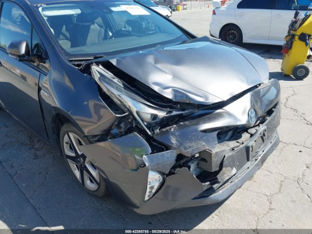 JTDKARFUXG3019426 Toyota Prius Four Touring