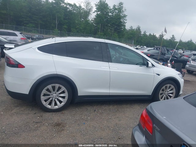 Tesla 2021 2021 5YJXCDE24MF322574 Image 13