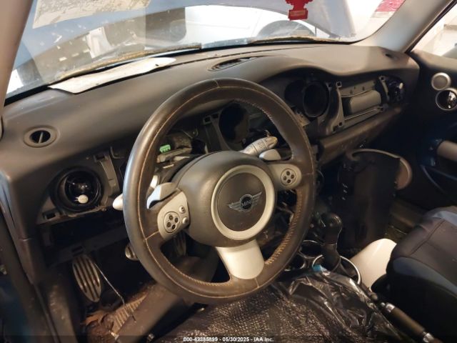 2005 MINI COOPER S WMWRE33485TG95665 Photo 5