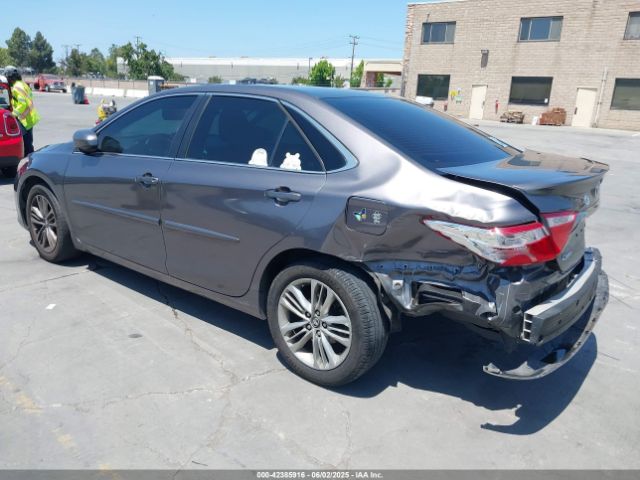 2017 TOYOTA CAMRY 4T1BF1FK2HU804063 Photo 2