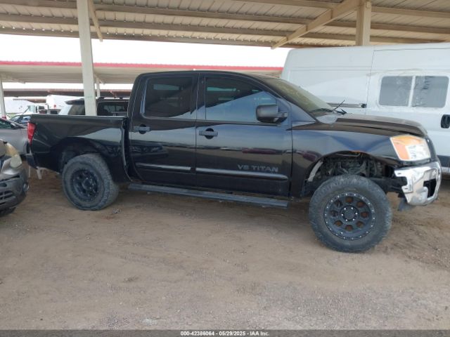 1N6BA0EC4EN503126 Nissan TITAN SV