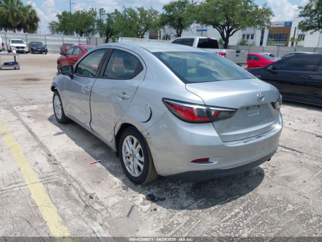 3MYDLBYV5JY332237 Toyota YARIS IA