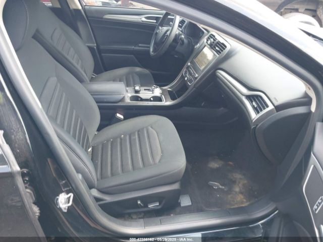 3FA6P0HD8JR252678 Ford FUSION SE