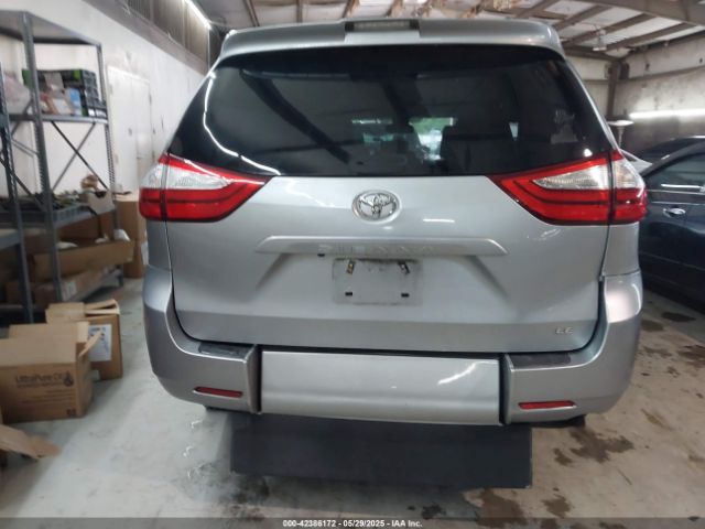 5TDKZ3DC5JS904817 Toyota SIENNA LE