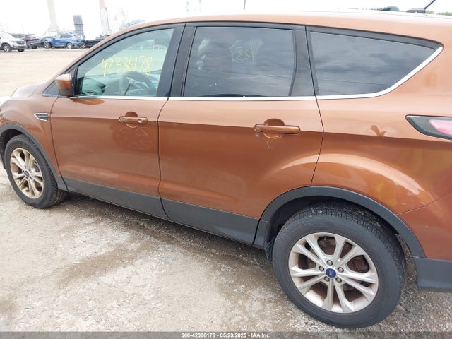 1FMCU0GD9HUA53712 Ford ESCAPE SE