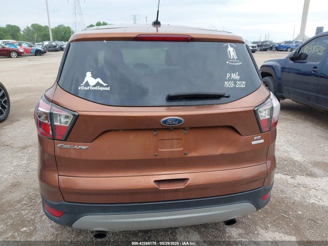 1FMCU0GD9HUA53712 Ford ESCAPE SE