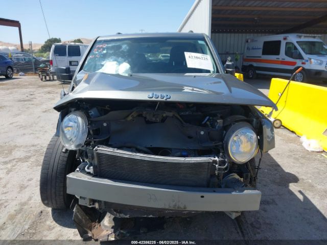 1C4NJPBA8ED547986 Jeep Patriot Sport
