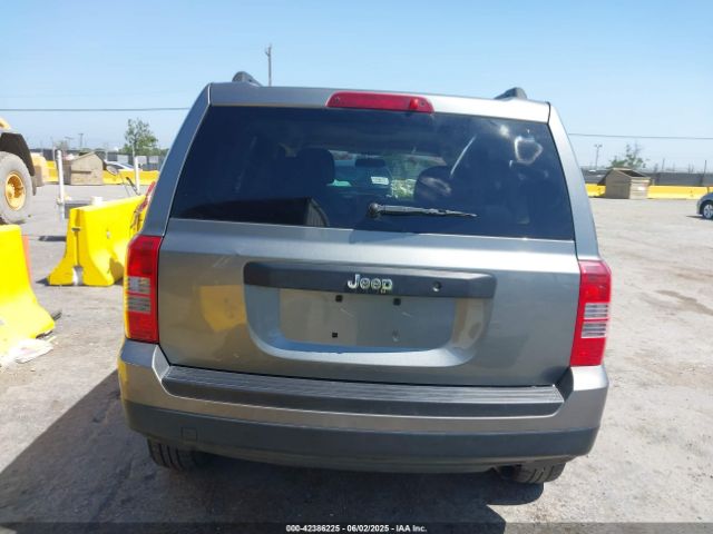 1C4NJPBA8ED547986 Jeep Patriot Sport
