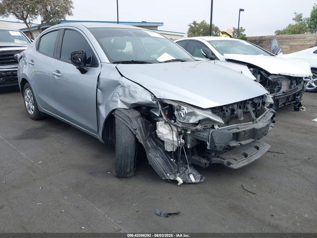 3MYDLBYV2KY525317 Toyota p5v