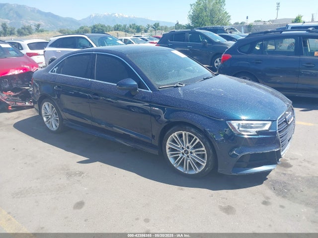 2017 AUDI A3 WAUGUGFF9H1031936 Photo 0