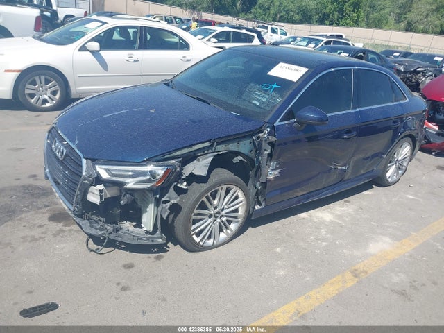 2017 AUDI A3 WAUGUGFF9H1031936 Photo 1