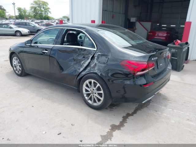 2021 MERCEDES-BENZ A 220 W1K3G4FB3MJ278745 Photo 2